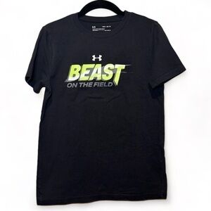 🏈 Under Armour - Black t-shirt- Boys Medium 🏈